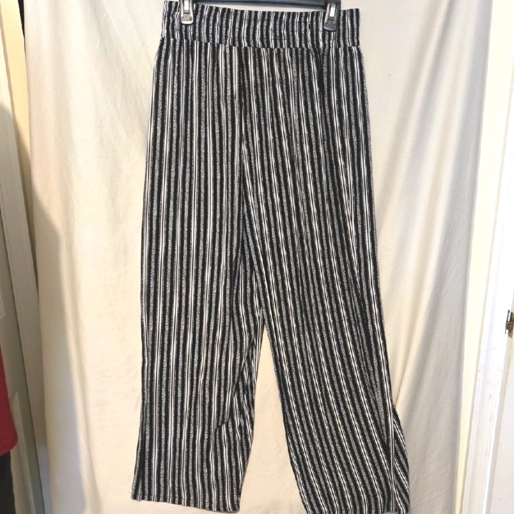 JM Collection Flowey, Wide Leg Pants.